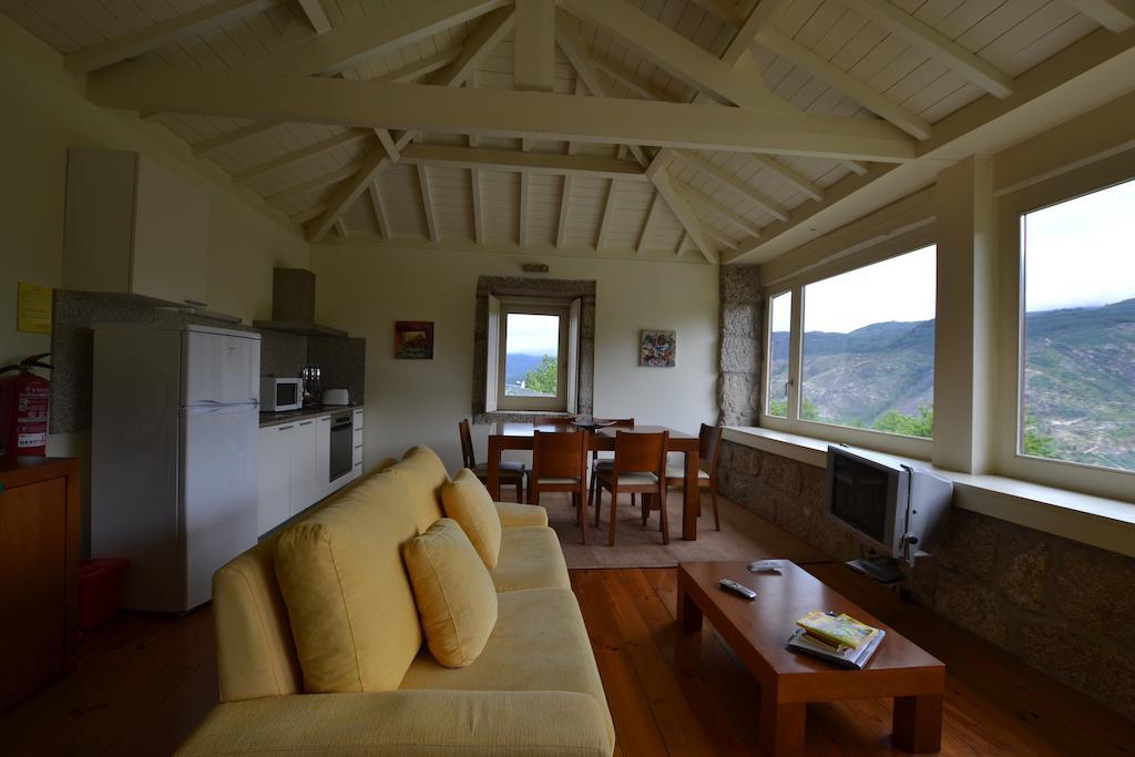 Aldeia Turistica De Louredo Guest House Vieira do Minho Ruang foto