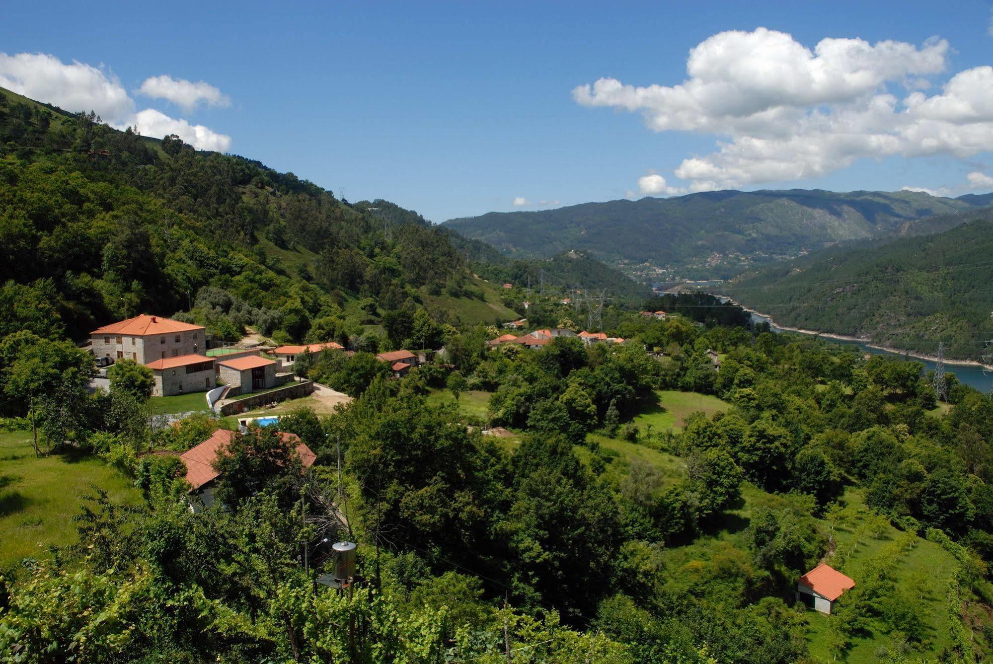 Aldeia Turistica De Louredo Guest House Vieira do Minho Bagian luar foto