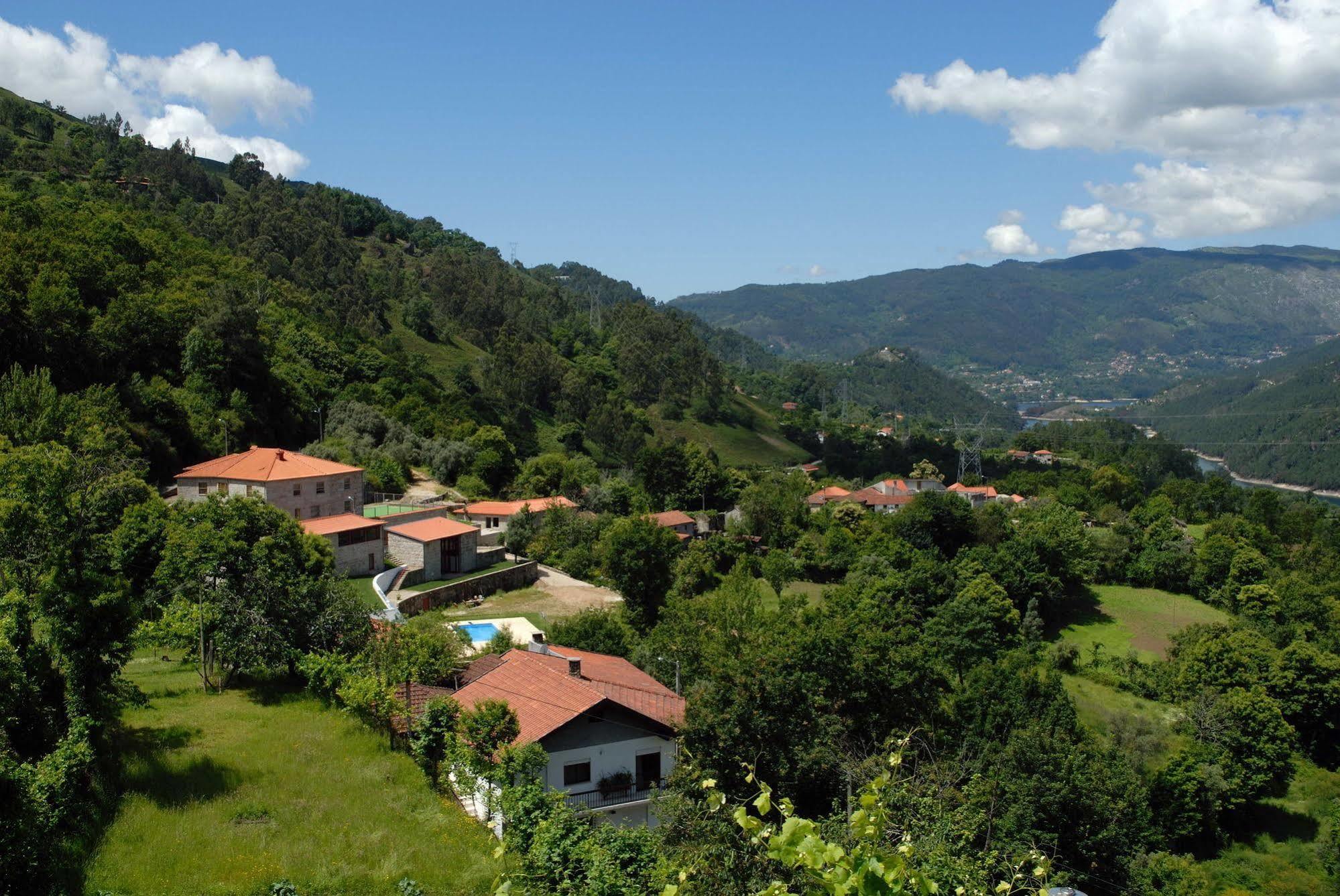 Aldeia Turistica De Louredo Guest House Vieira do Minho Bagian luar foto