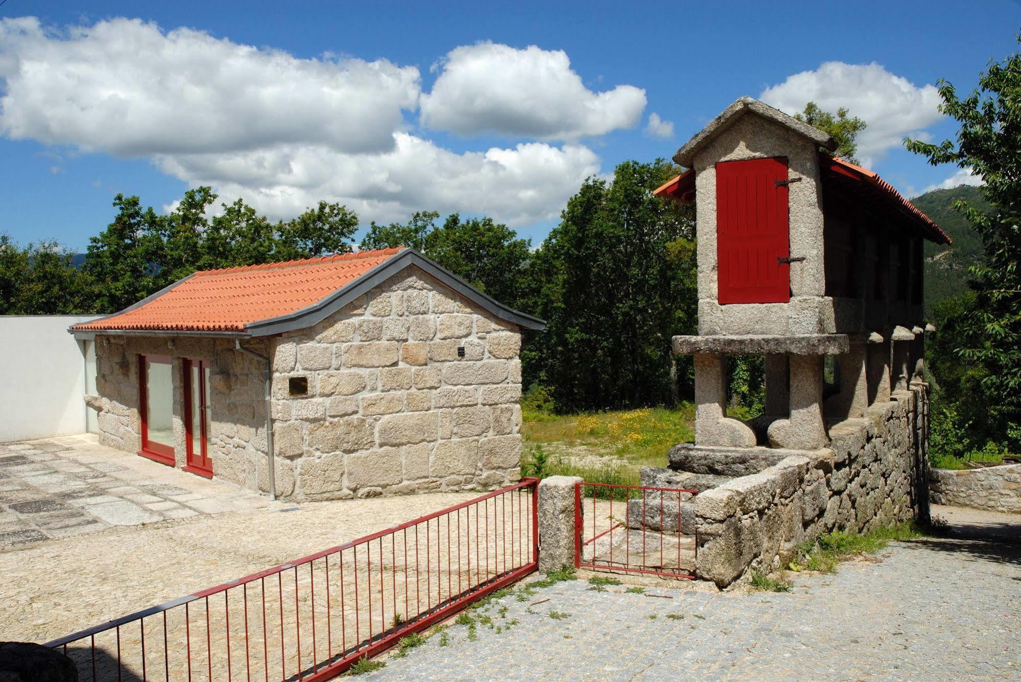 Aldeia Turistica De Louredo Guest House Vieira do Minho Bagian luar foto