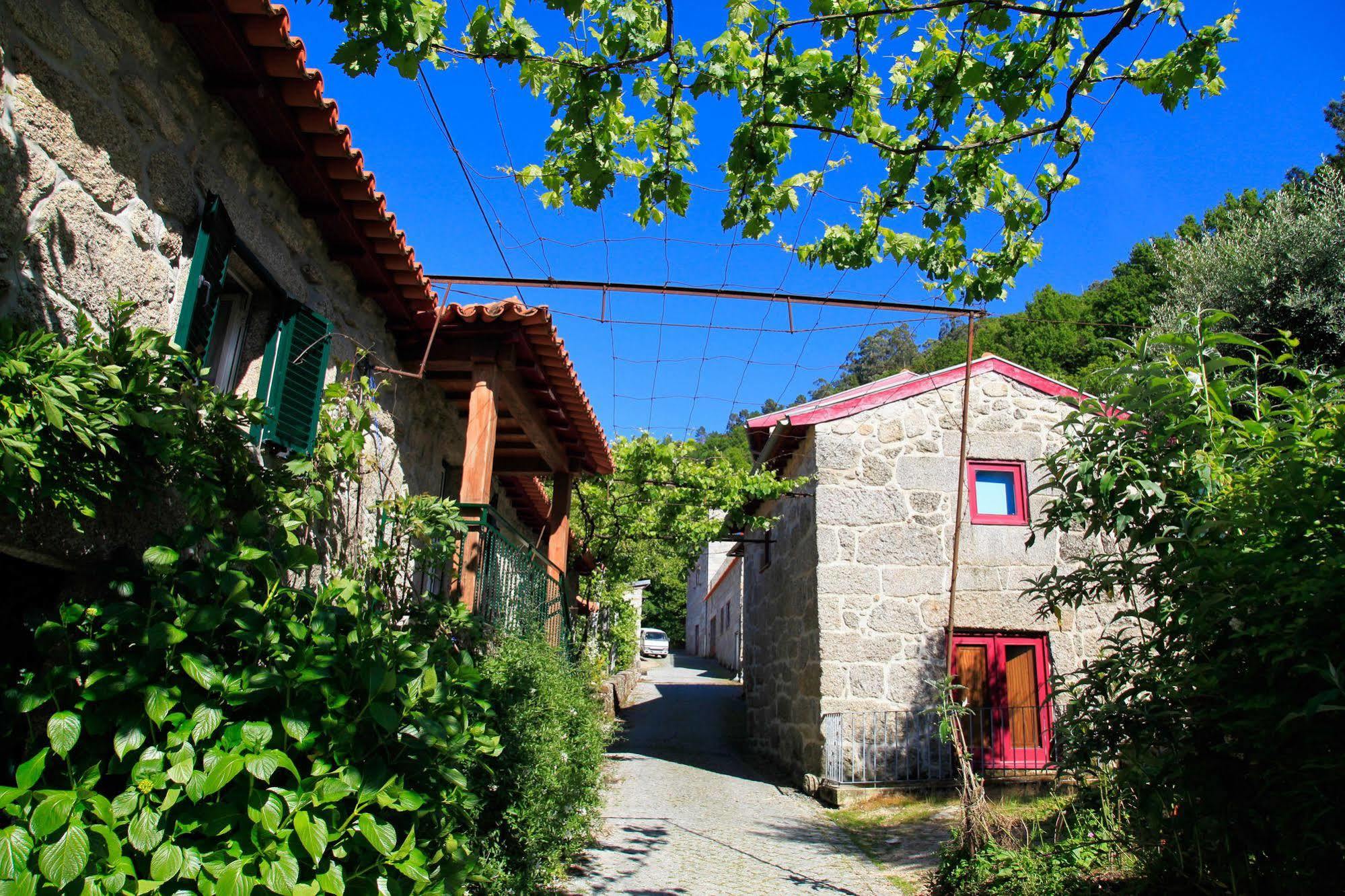 Aldeia Turistica De Louredo Guest House Vieira do Minho Bagian luar foto